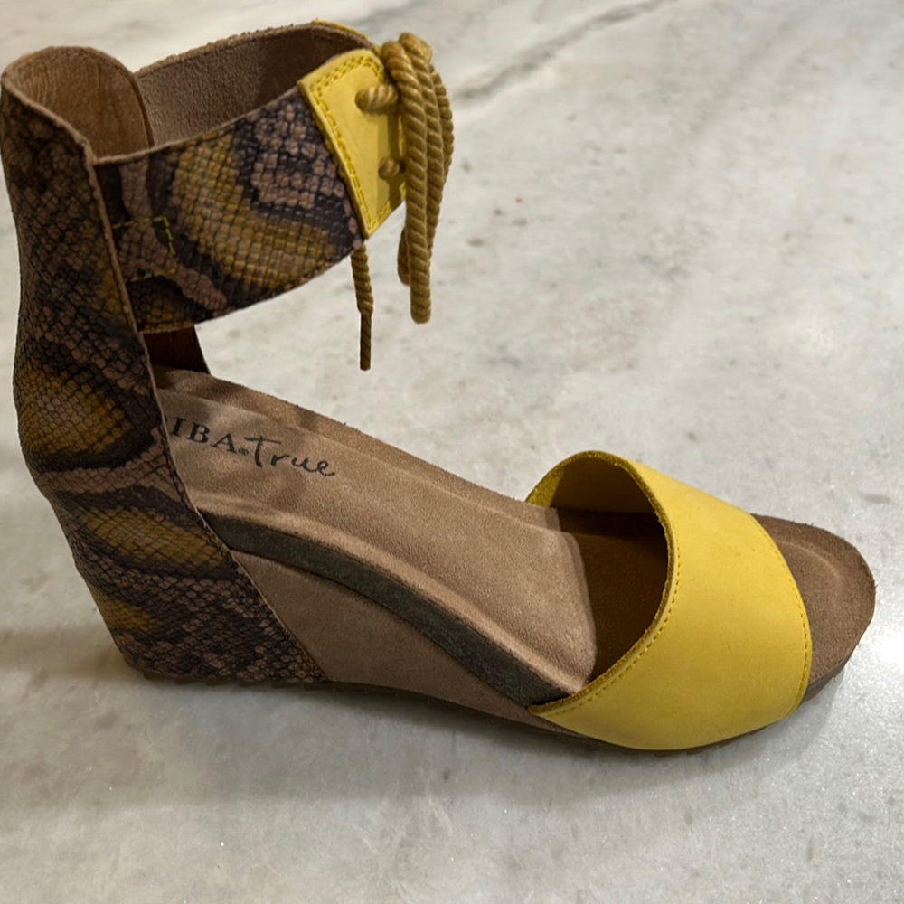 Diba True yellow nubuck with taupe snake design wedge sandal BRAND NEW IN BOX